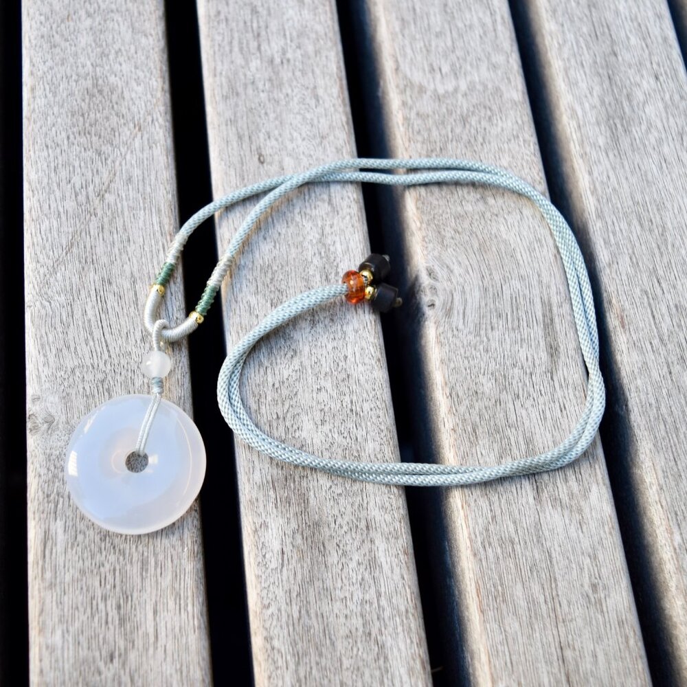 White Agate Peace Buckle Donut Necklace - 平安扣